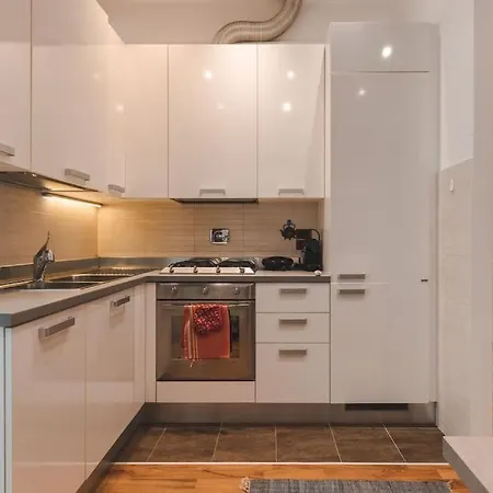 2 Bedroom - Free Wifi - Italian Star Triëst