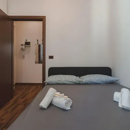 2 Bedroom - Free Wifi - Italian Star Triëst